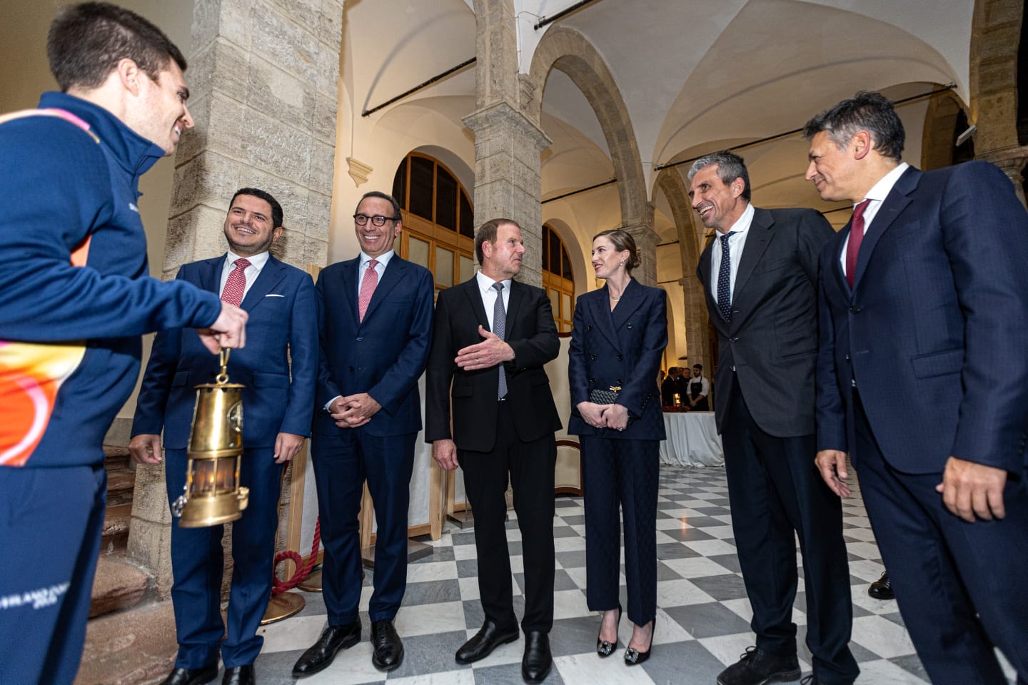 Il Fuoco olimpico al Palazzo Reale