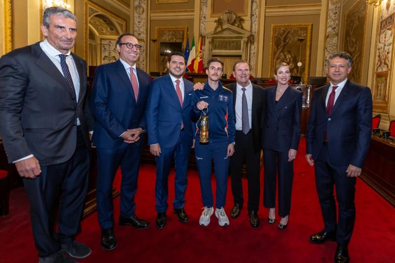 Il Fuoco olimpico al Palazzo Reale