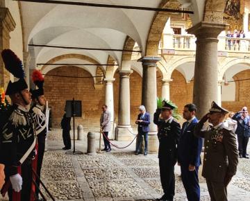 Deposizione corona di alloro per i caduti di Nassiriya