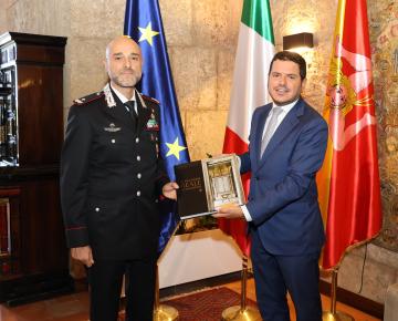 Consegna del libro 