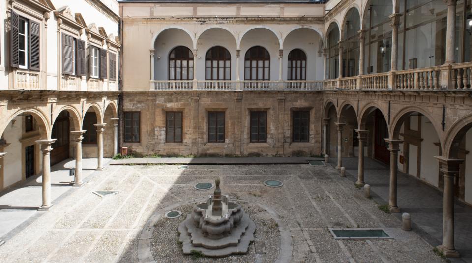 Cortile della Fontana