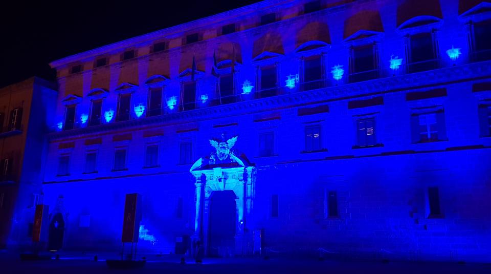 palazzo reale blu