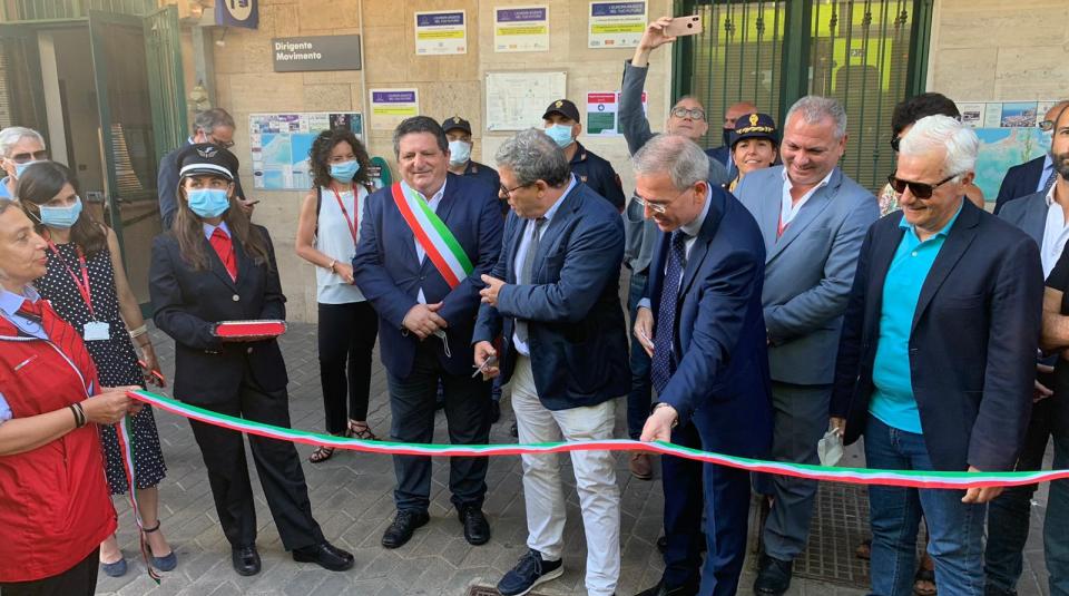 Il Presidente dell'Ars Gianfranco Miccichè all'inaugurazione del nuovo treno diretto Punta Raisi - Cefalù