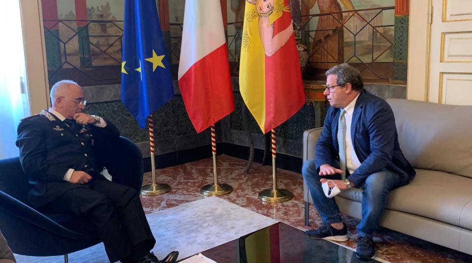 Il Presidente dell'Ars Gianfranco Miccichè insieme al nuovo Comandante della Legione Carabinieri Sicilia, Generale di brigata Rosario Castello